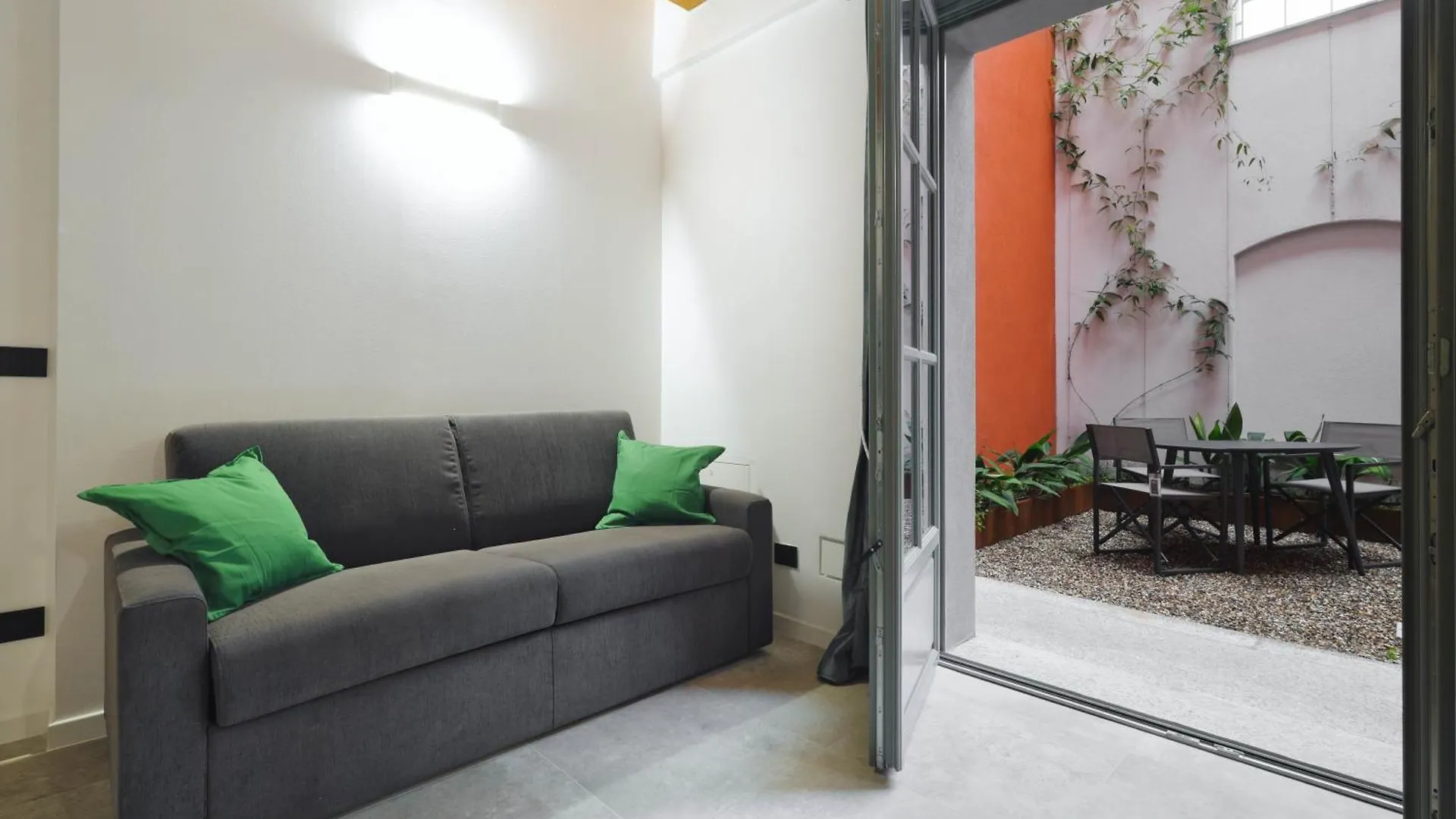 Just Urban Stays - Boutique Apartment With Parking And Gym Italy