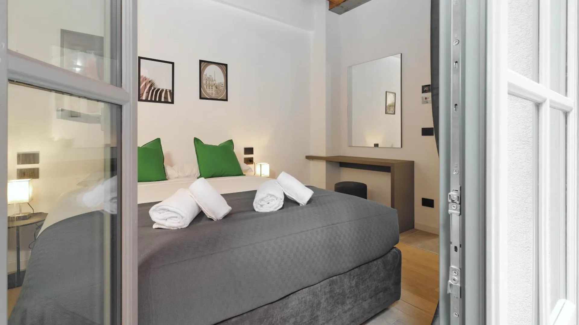 Just Urban Stays - Boutique Apartment With Parking And Gym