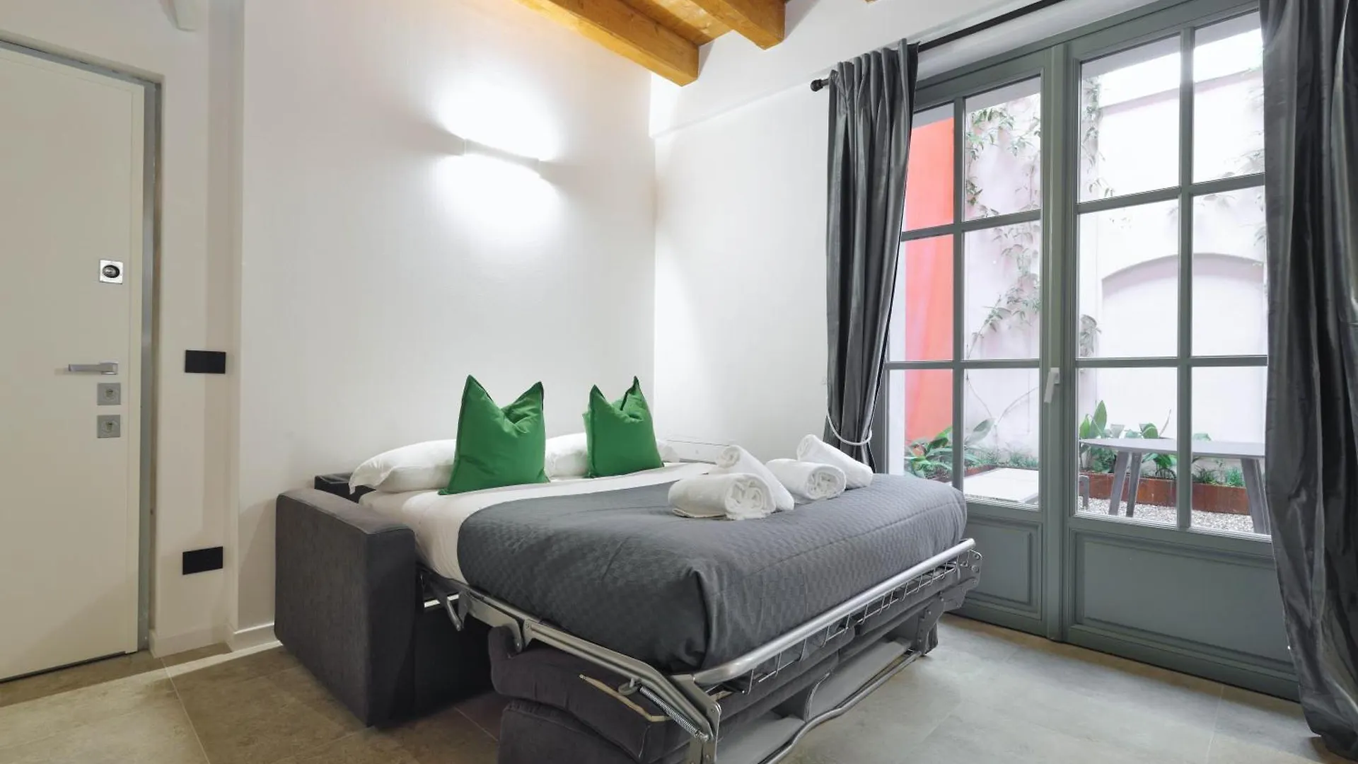 Just Urban Stays - Boutique Apartment With Parking And Gym  Milan