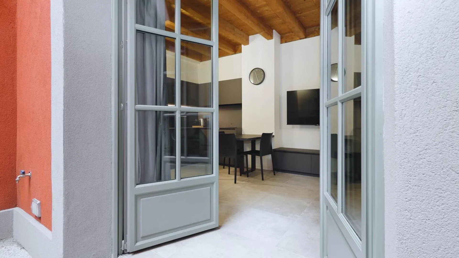 Just Urban Stays - Boutique Apartment With Parking And Gym Italy