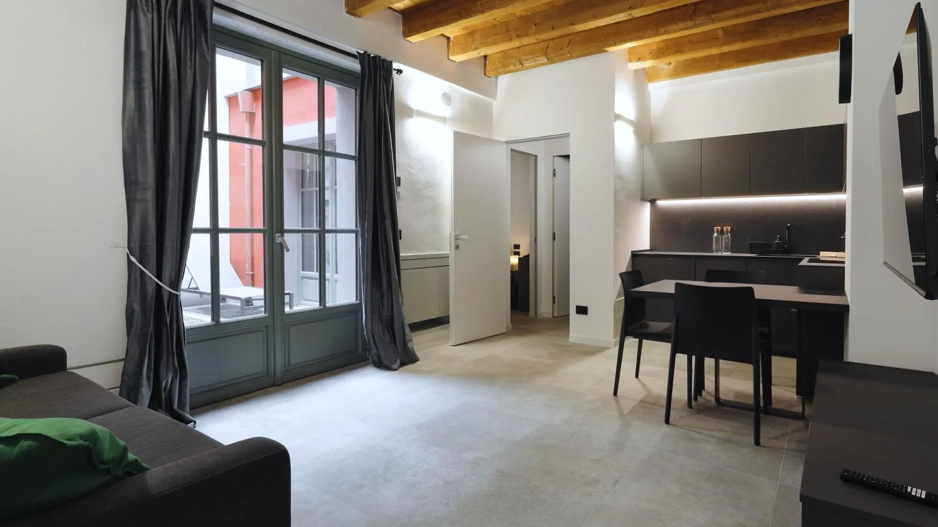 Just Urban Stays - Boutique Apartment With Parking And Gym Milan