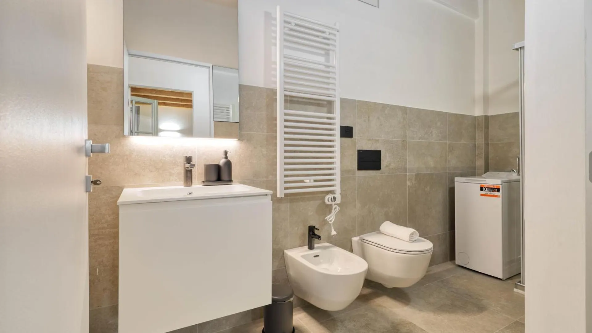 Just Urban Stays - Boutique Apartment With Parking And Gym